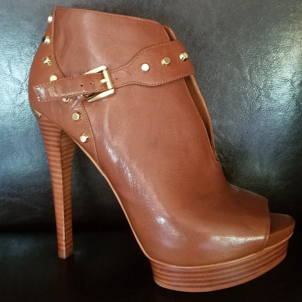 Shoes - Picture 3 of 3